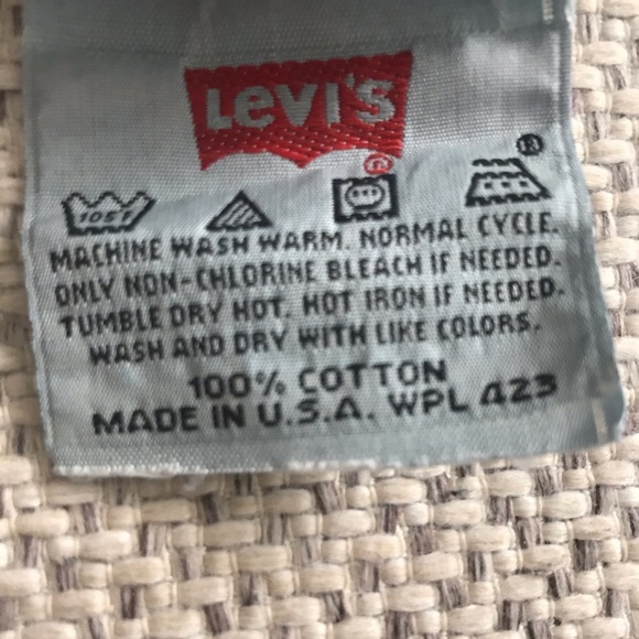 LEVIS 501 Student - High Rise Short - Picture 6 of 6